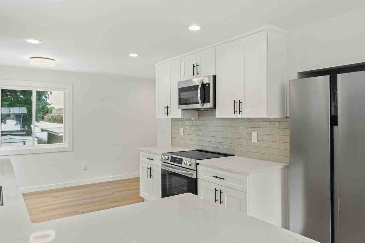 326 Ne 125th St #1 - Photo 2 of 21