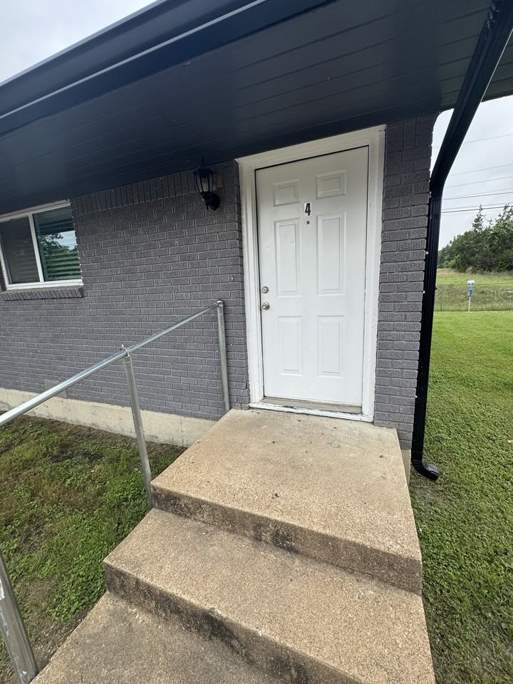 2810 Cedar Cir #4 - Photo 2 of 12