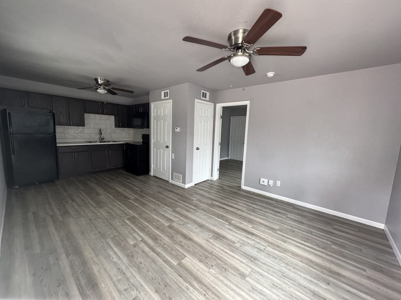 2810 Cedar Cir #4 - Photo 3 of 12