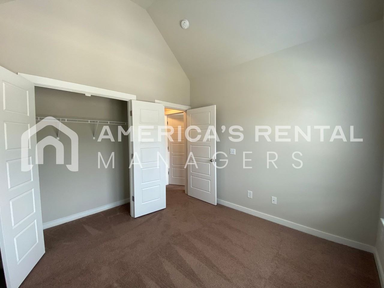 7963 St James Dr - Photo 6 of 27