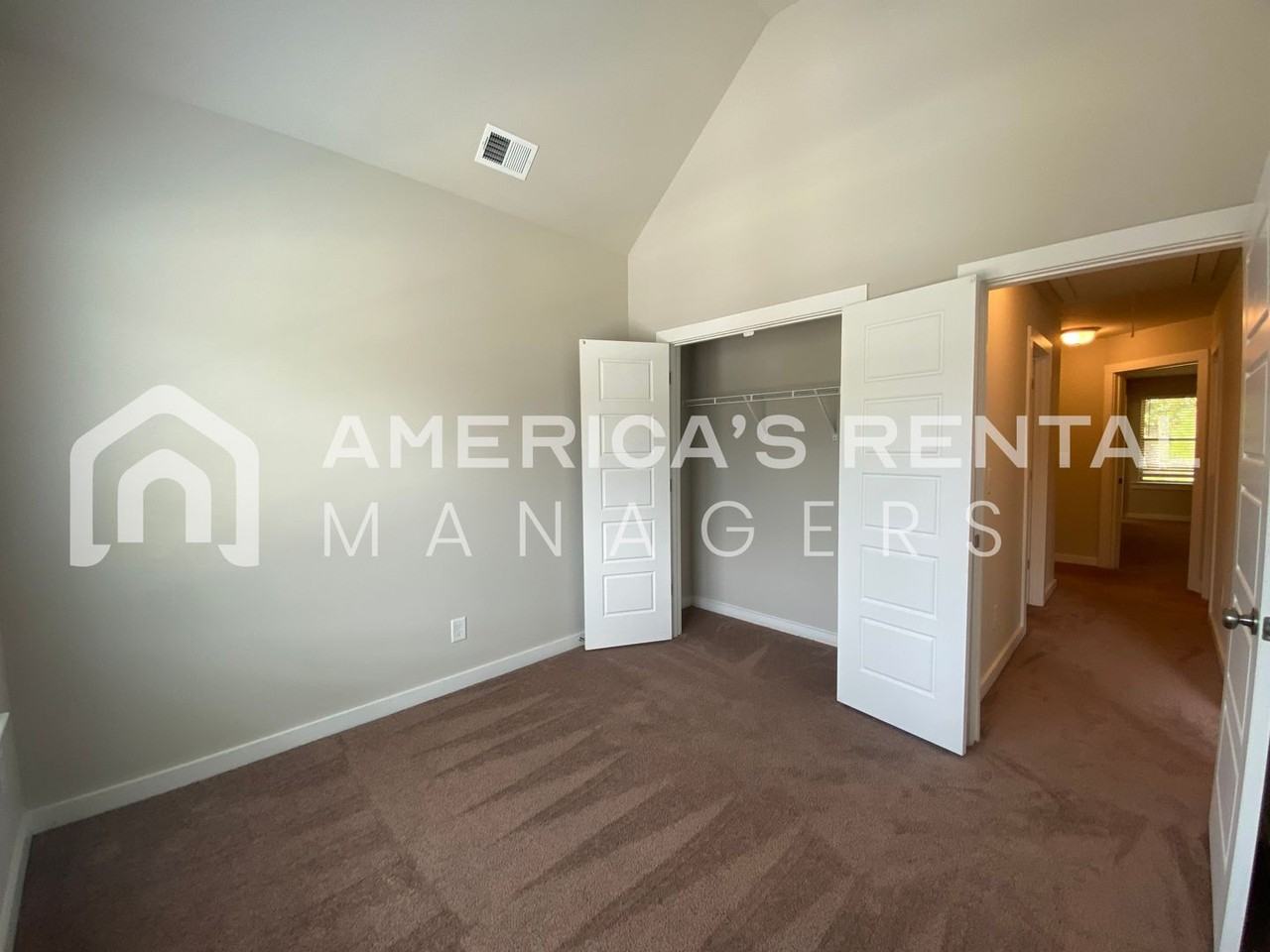 7963 St James Dr - Photo 7 of 27