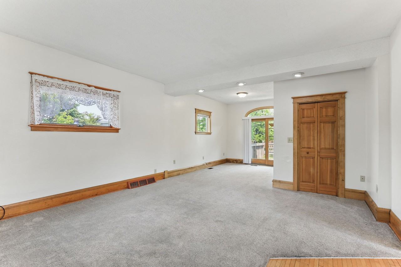 213 Spring St #1 - Photo 7 of 26
