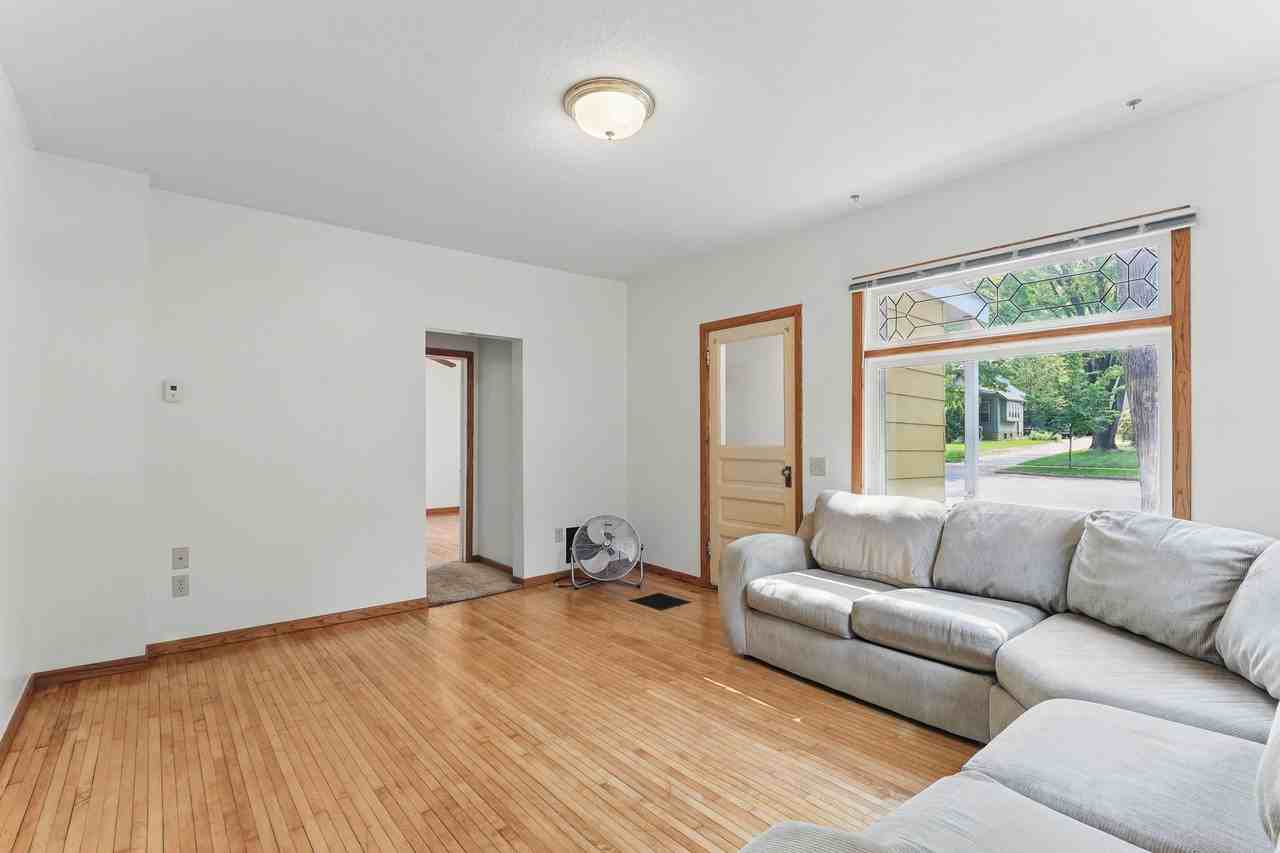 215 N 3rd St #1 - Photo 4 of 24