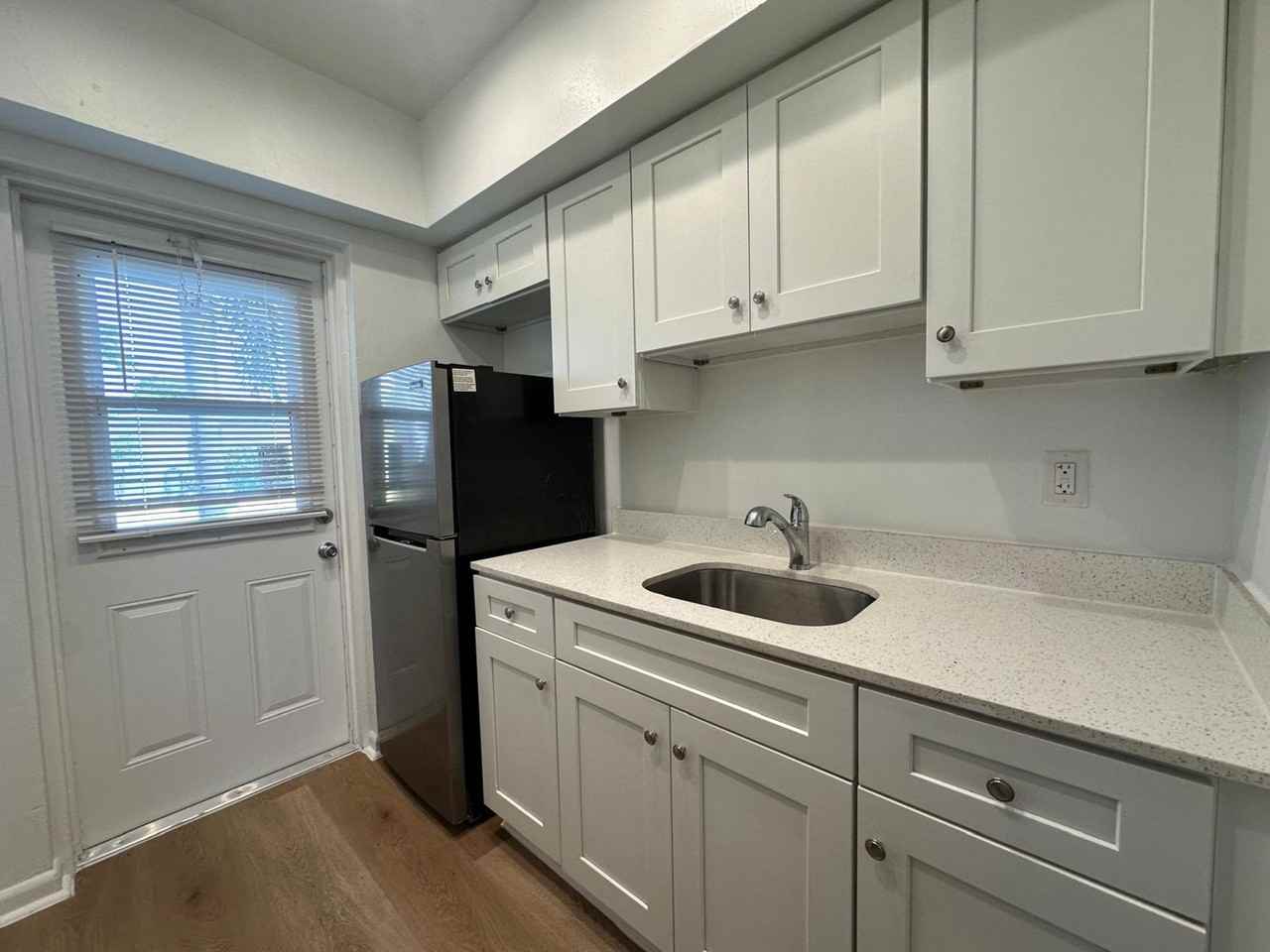 Van Buren St Apts II LLC - Photo 5 of 12