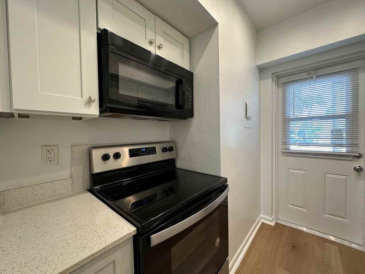 Van Buren St Apts II LLC - Photo 6 of 12