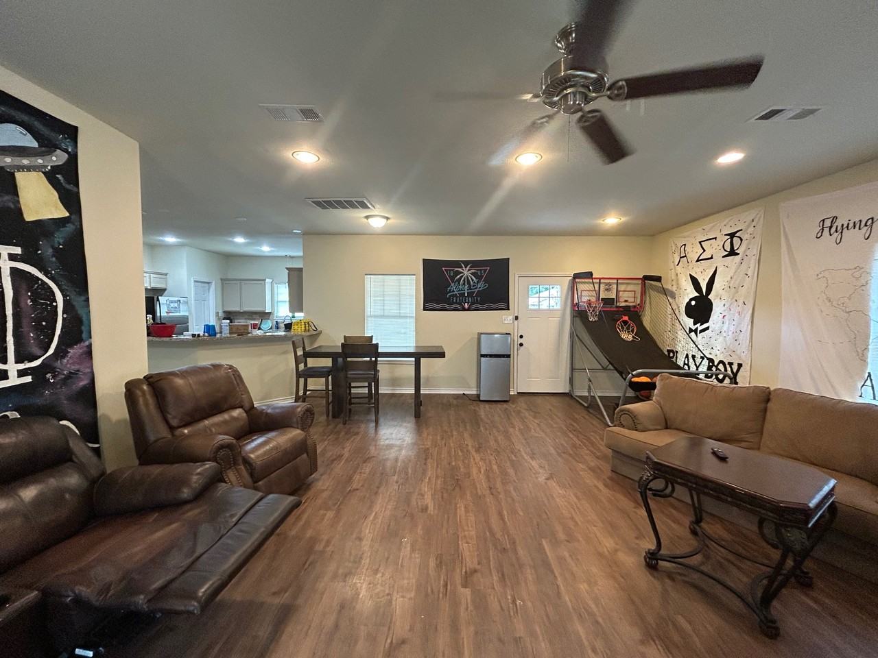825 Avenue B #1 - Photo 3 of 21