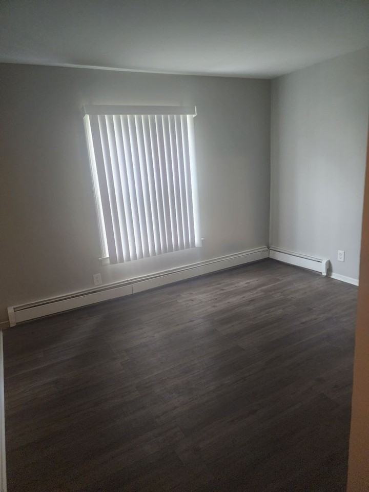 1305 - 1345 W Locust St. / 2866-2868 N 14th St. (50 Unit) - Photo 2 of 4