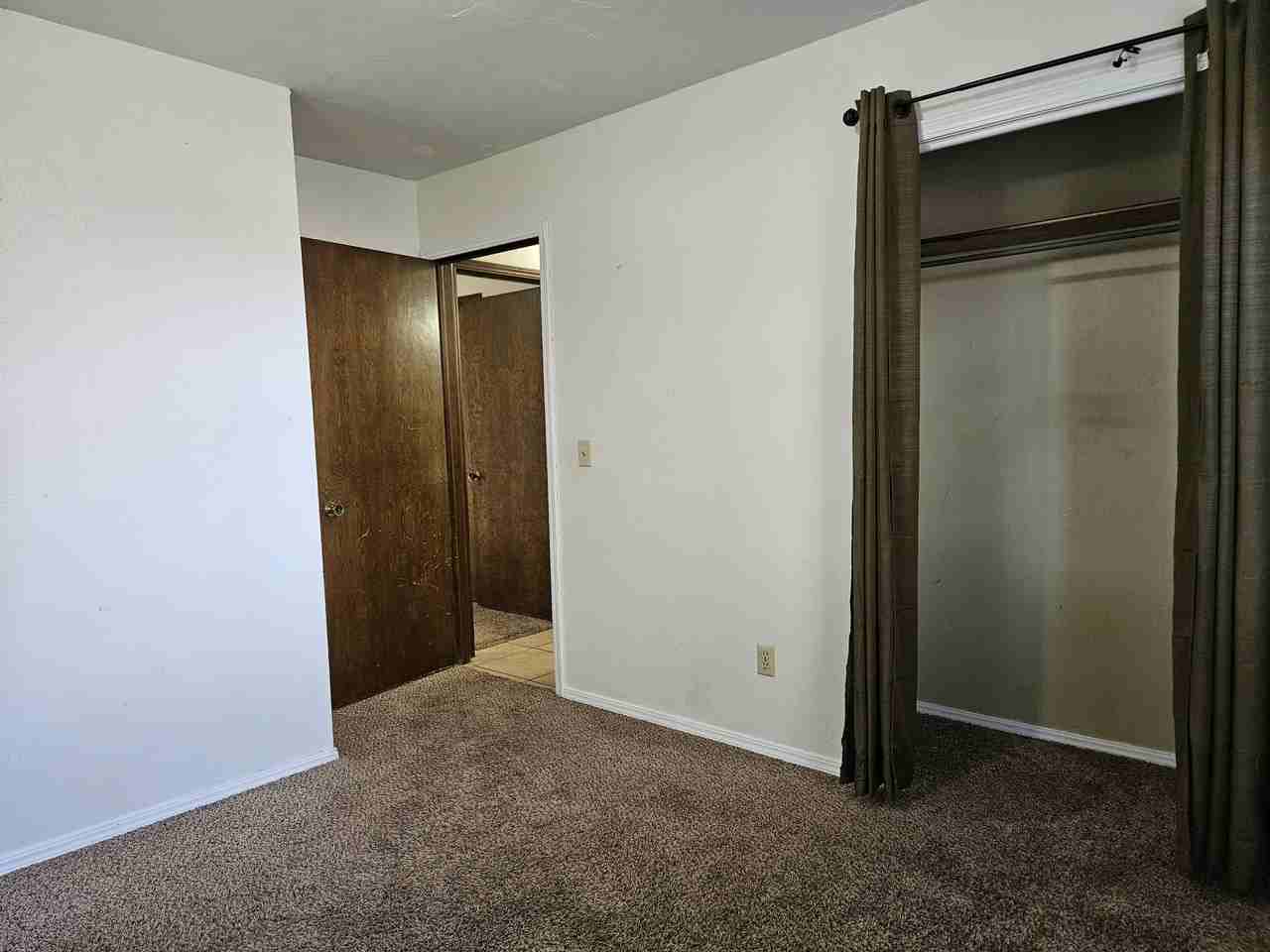 945 Sw 98th St #1 - Photo 7 of 11