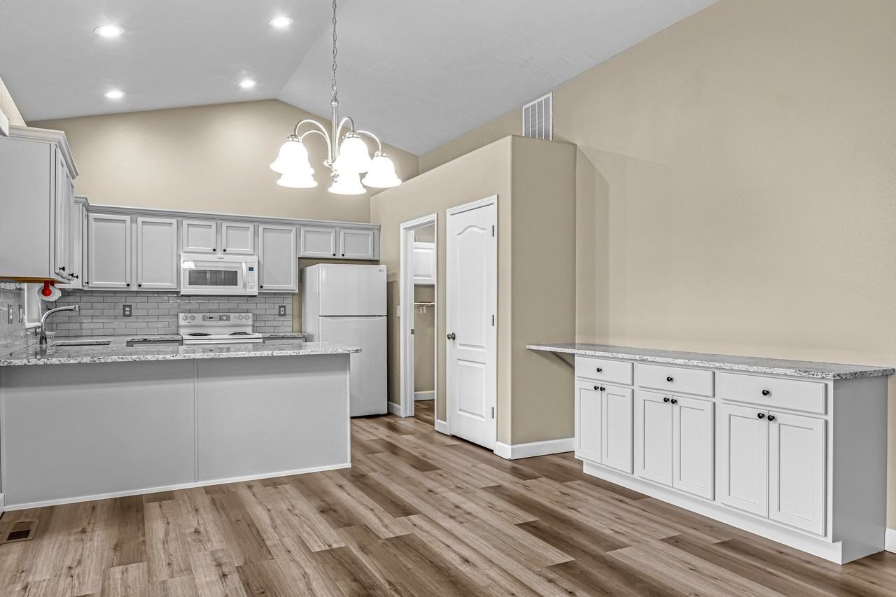 4289 N Wellspring Ave #1 - Photo 5 of 36