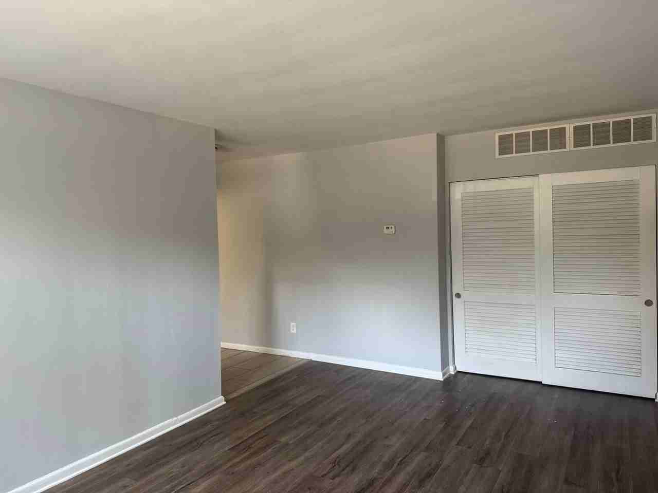 2596 Madison - Rookwood Court - Photo 6 of 11