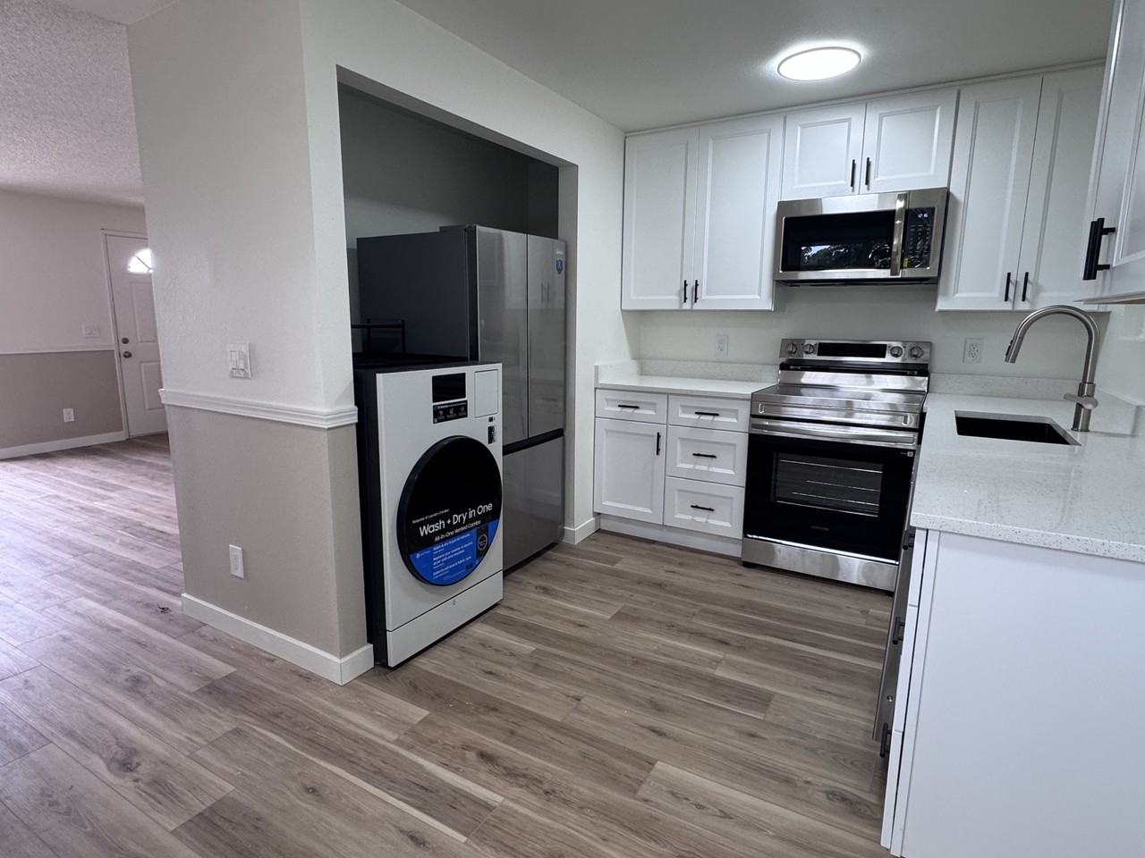 3021 Se 6th Ave #1 - Photo 6 of 19