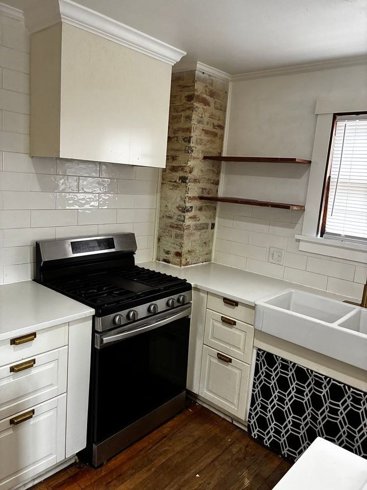 912 Fulton St - Photo 3 of 11
