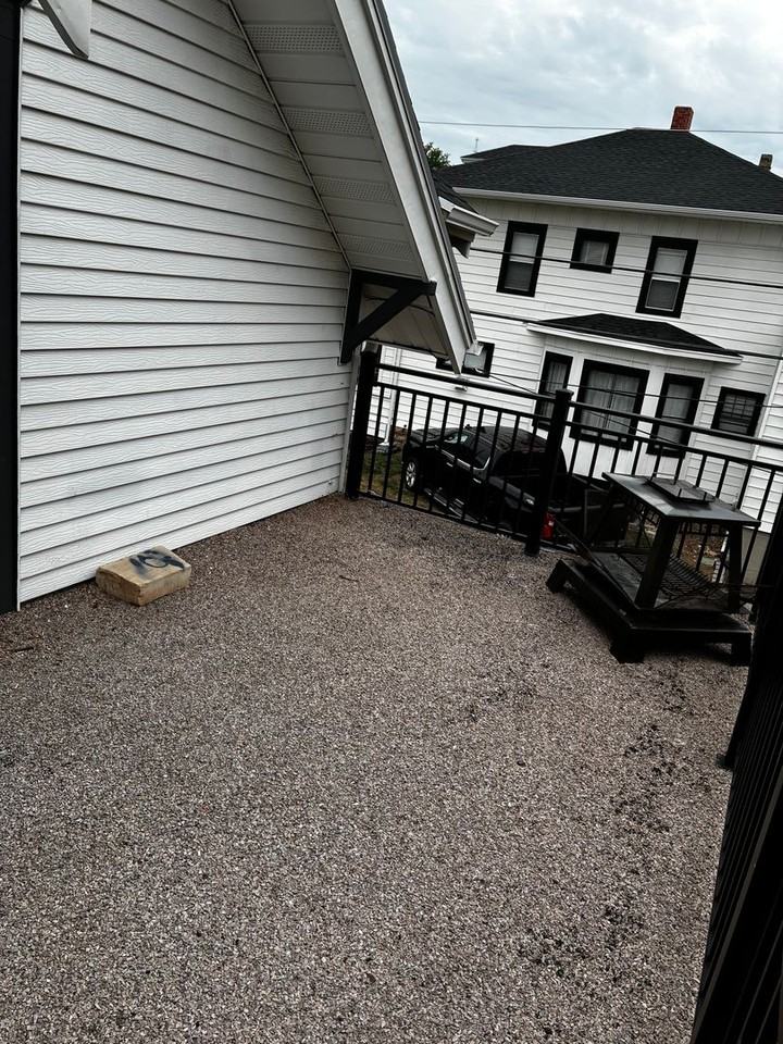 912 Fulton St - Photo 5 of 11
