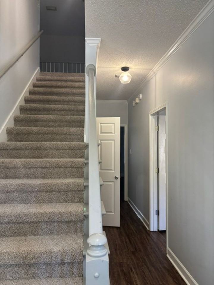 964 Wildwood Ave - Photo 6 of 28