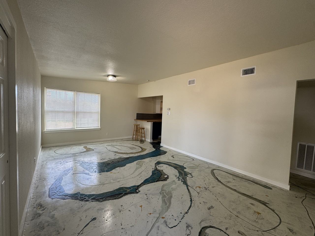 3702 Marion St #1 - Photo 5 of 38