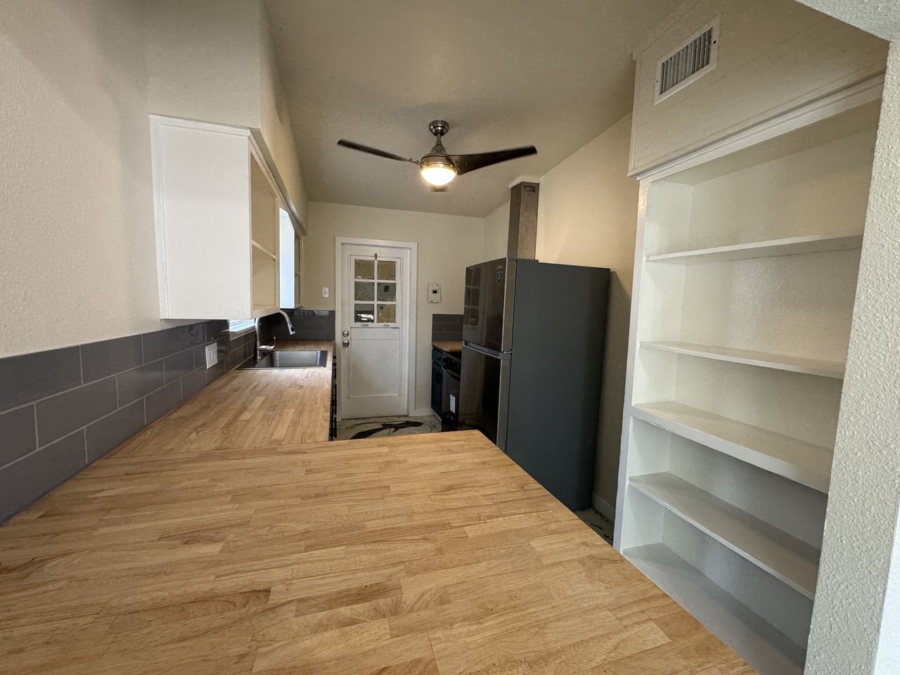 3702 Marion St #1 - Photo 7 of 38