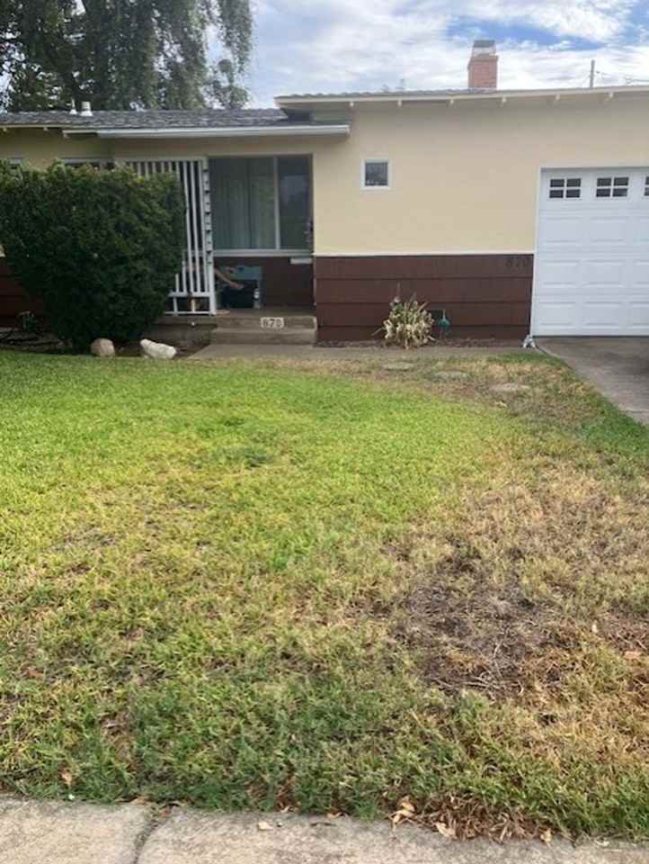 870 Moss Ave - Photo 2 of 2