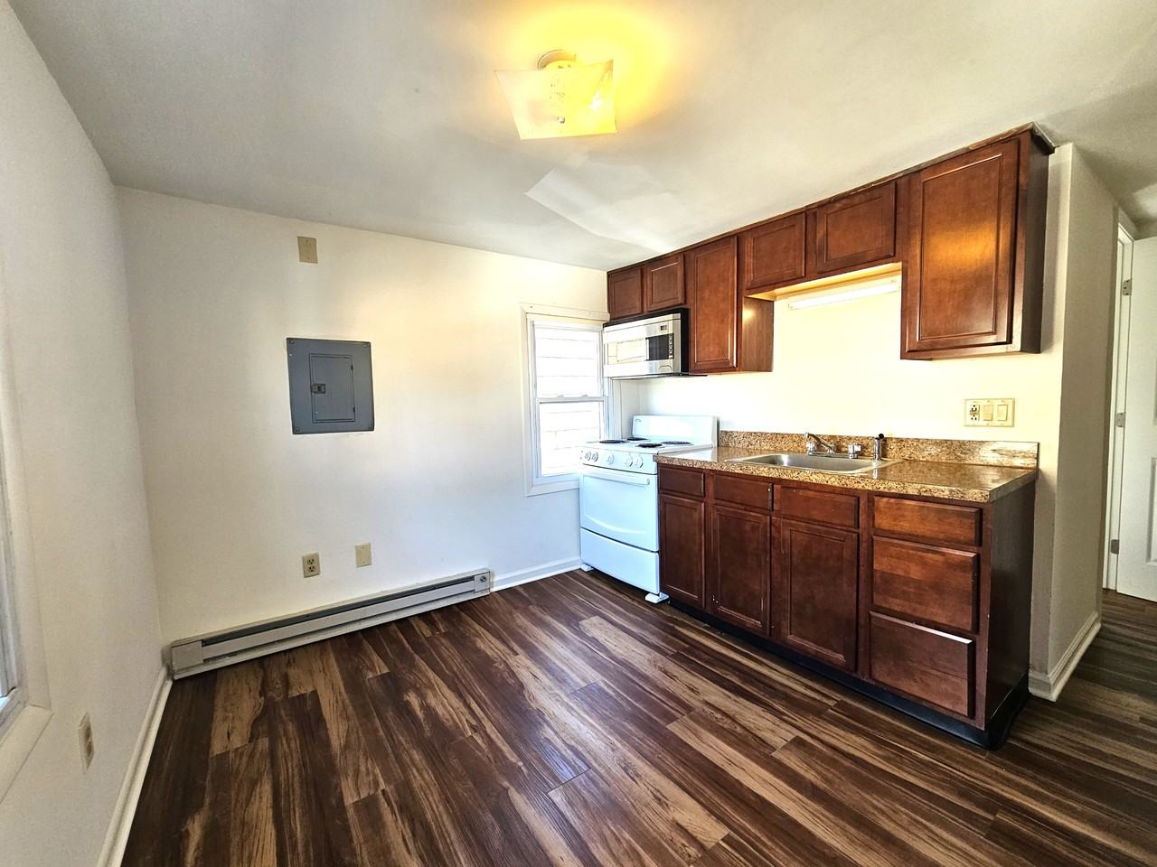 106 E East St #B - Photo 6 of 9