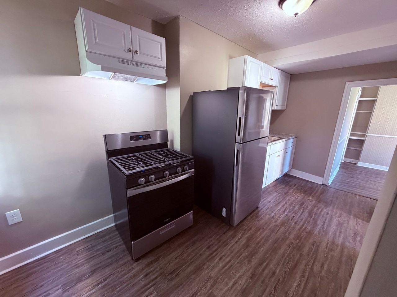 236 Ontario St - Photo 6 of 17