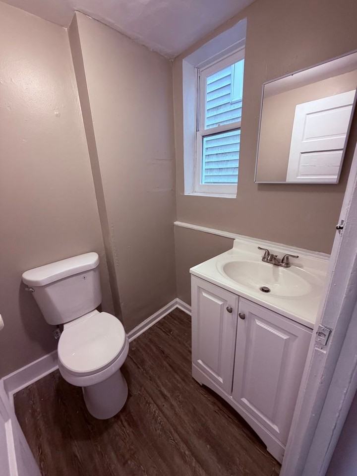236 Ontario St - Photo 7 of 17