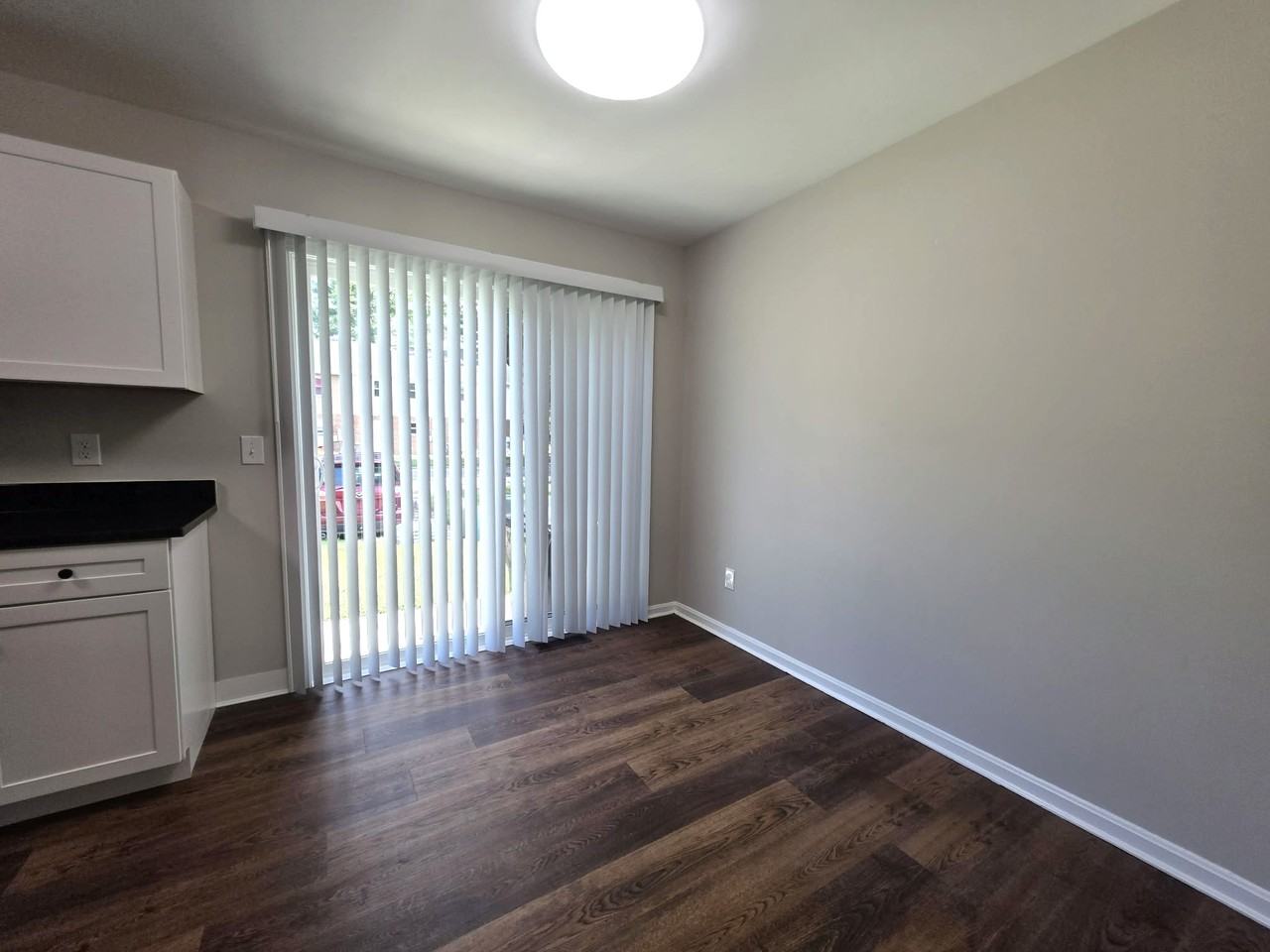 747 Shiloh St #1 - Photo 4 of 18