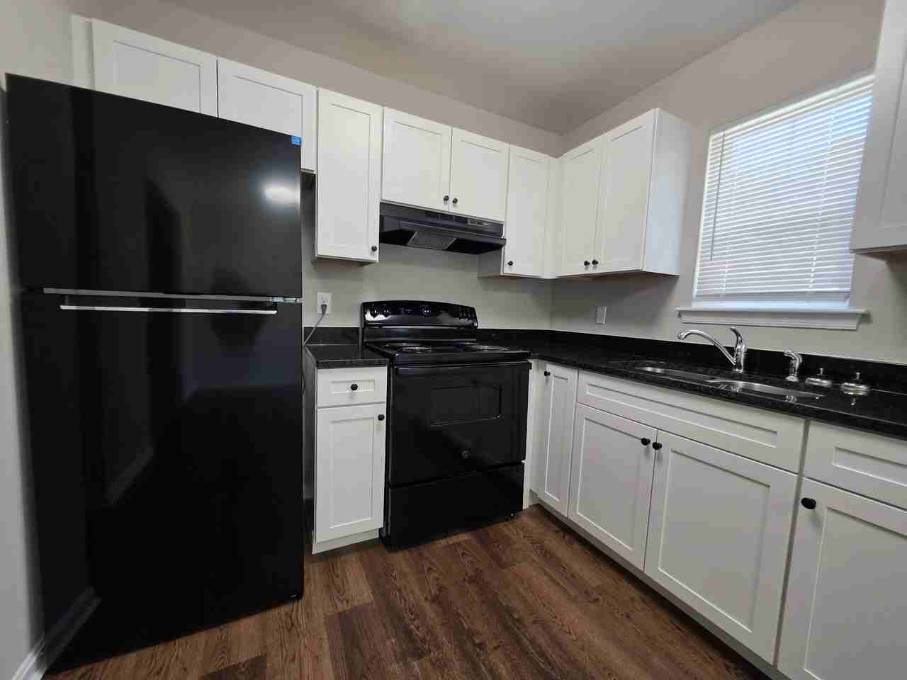 747 Shiloh St #1 - Photo 5 of 18