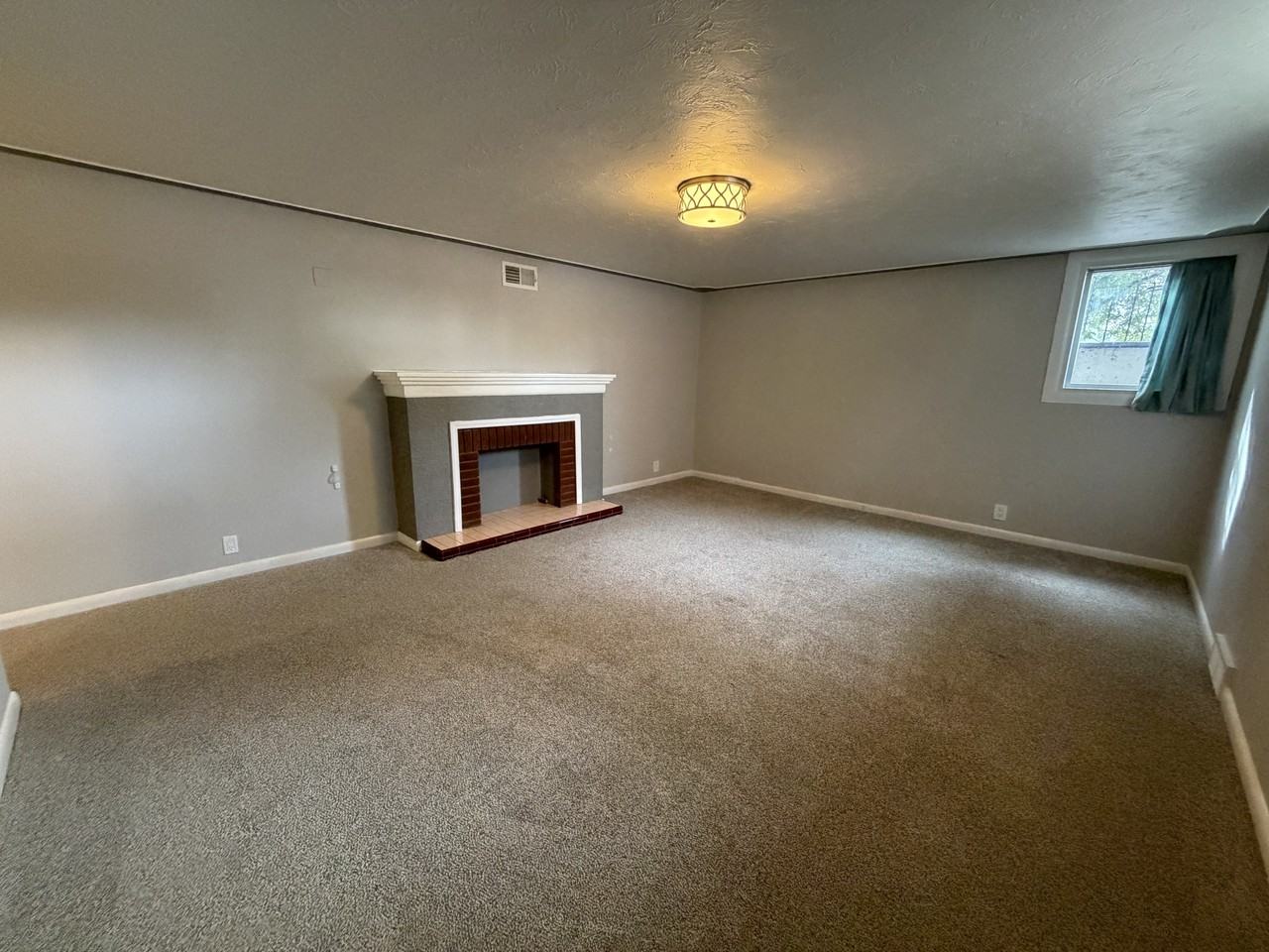 1019 Poly Dr #2 - Photo 5 of 19