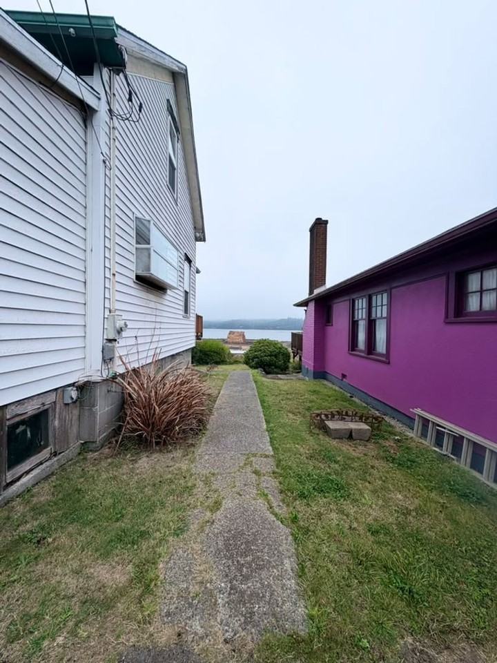 1524 Sheridan Ave - Photo 3 of 41