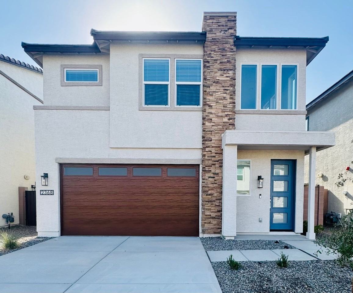 2368 N 79th Pl