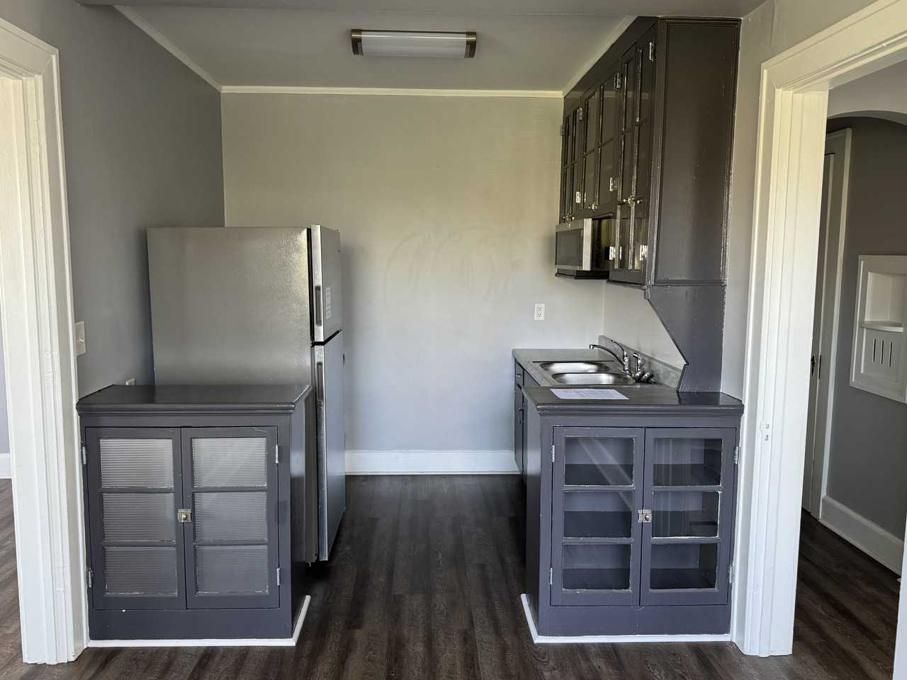 265 E Morehead St #B6 - Photo 2 of 12