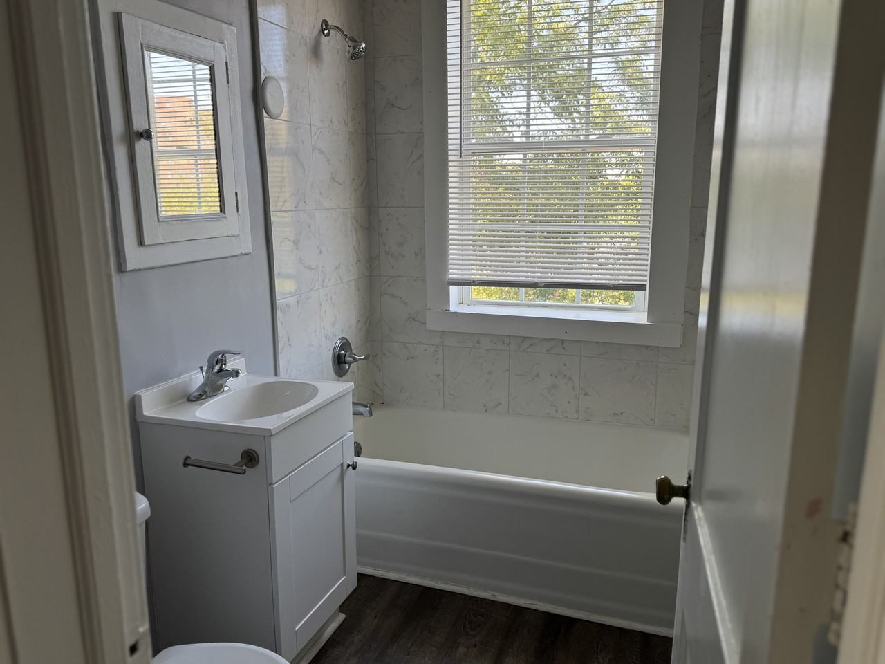 265 E Morehead St #B6 - Photo 4 of 12