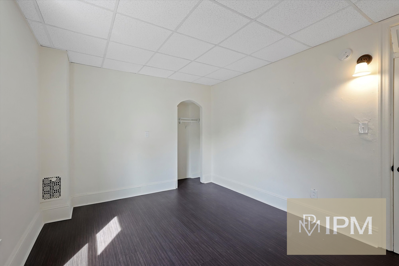 437 S 14th St - Photo 7 of 10
