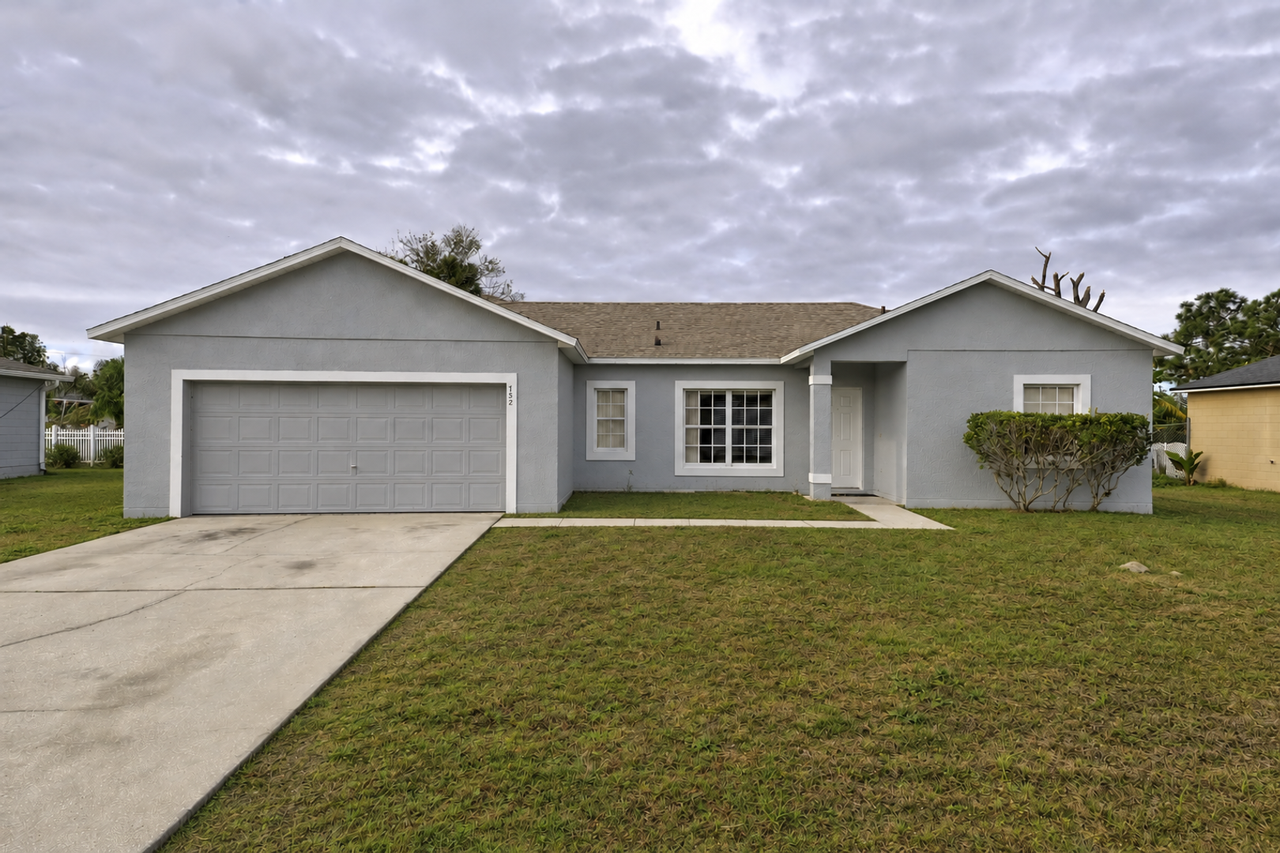 752 Paris Dr
