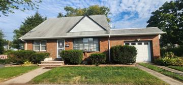 featured image of 80 Marilyn Pl #1