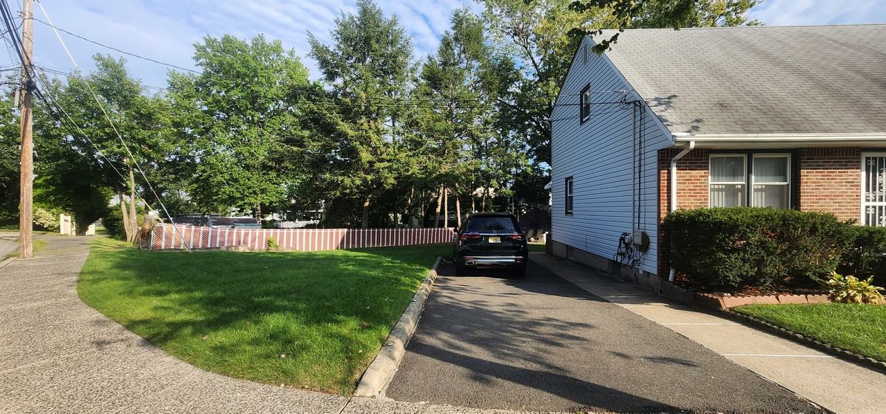 80 Marilyn Pl #1 - Photo 3 of 18