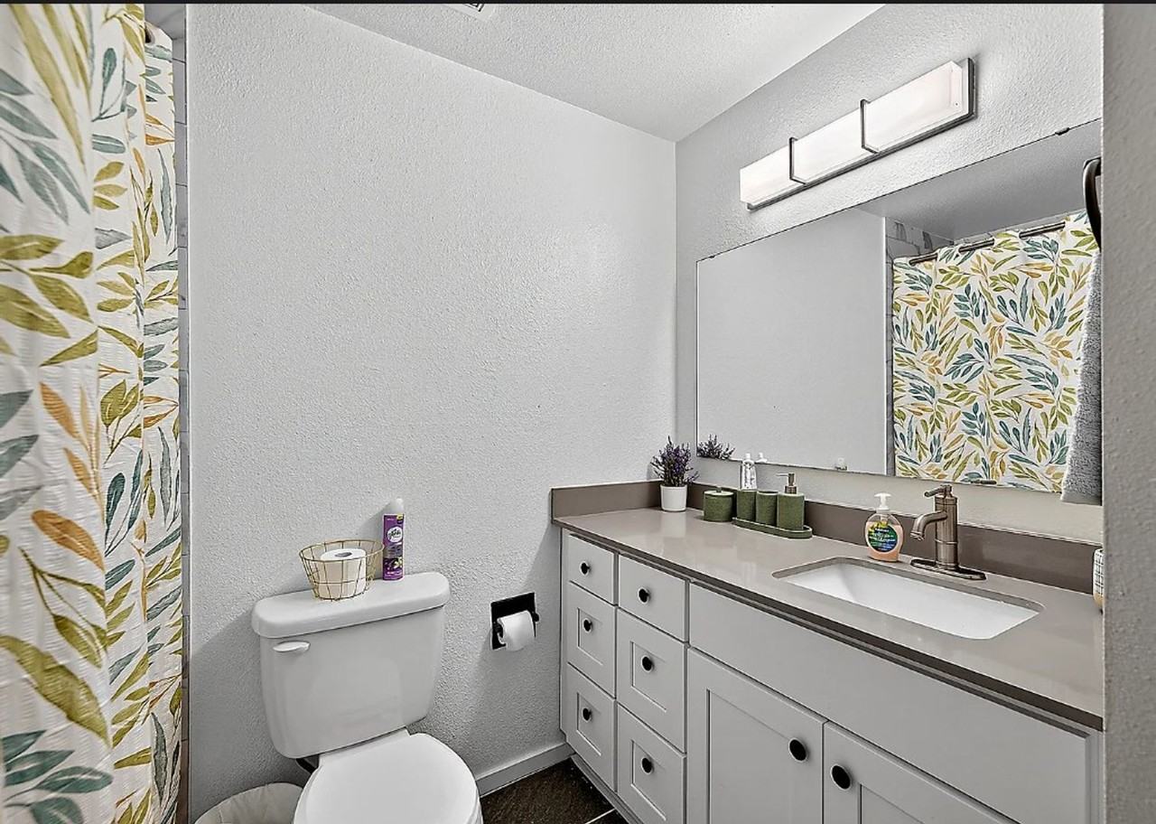1040 S 320th St - Photo 3 of 5