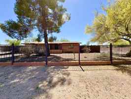 featured image of 6060 E 2nd St #1