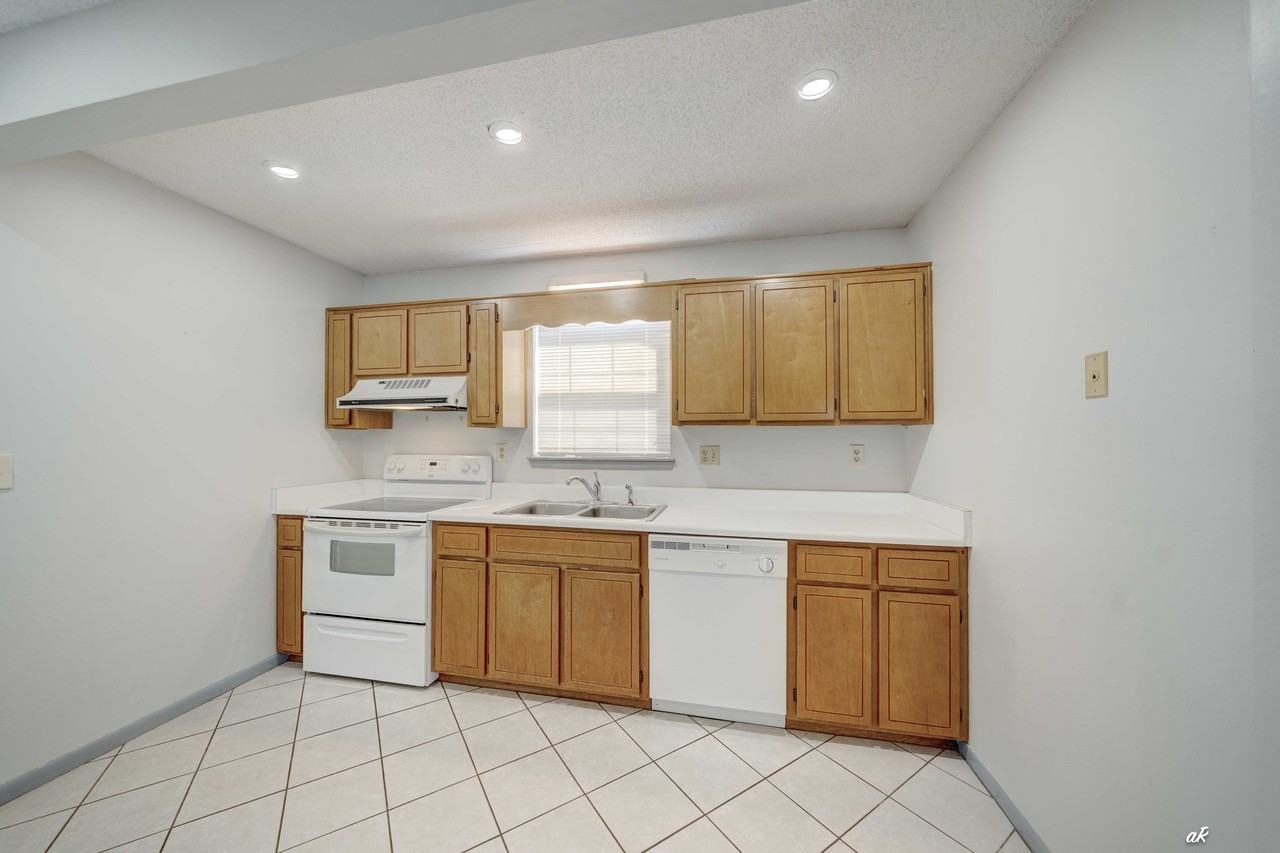 406 Dolphin St #1 - Photo 6 of 15
