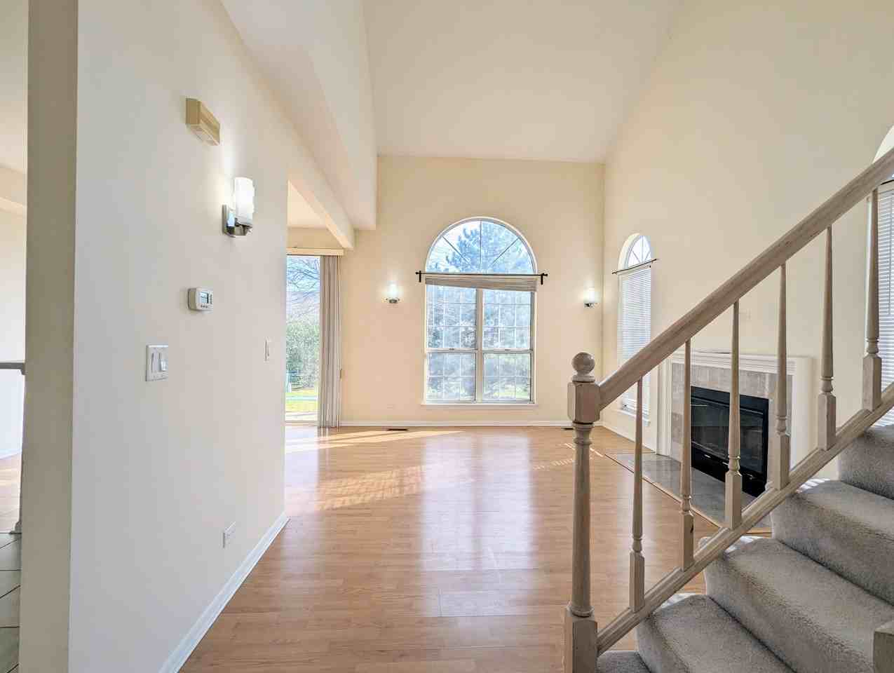 549 Woodcrest Dr #1 - Photo 2 of 14