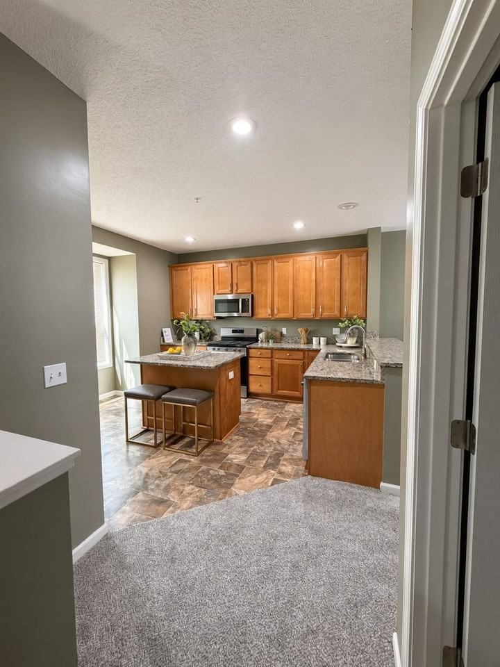11300 Sand Castle Dr #D - Photo 5 of 33