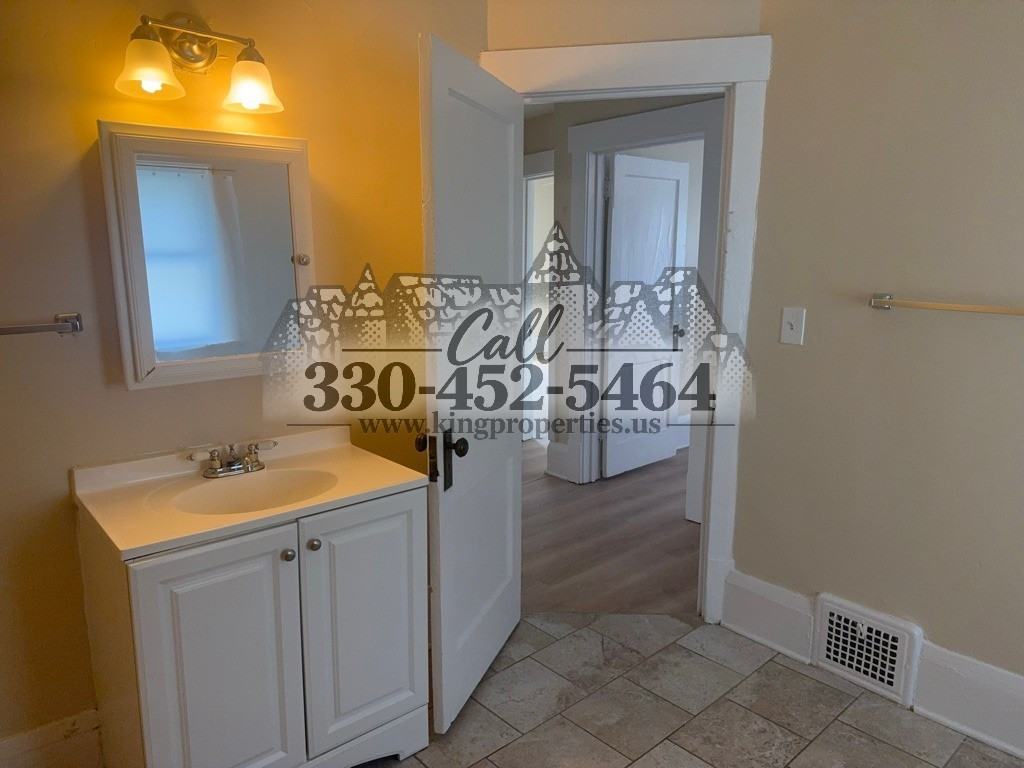 520 Broad Ave Nw #1 - Photo 7 of 12