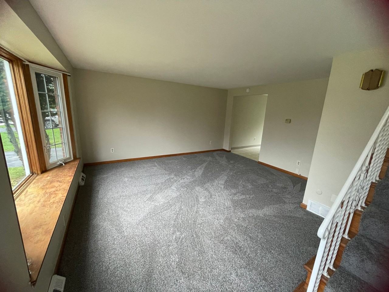 21 Oakridge Dr - Photo 4 of 18