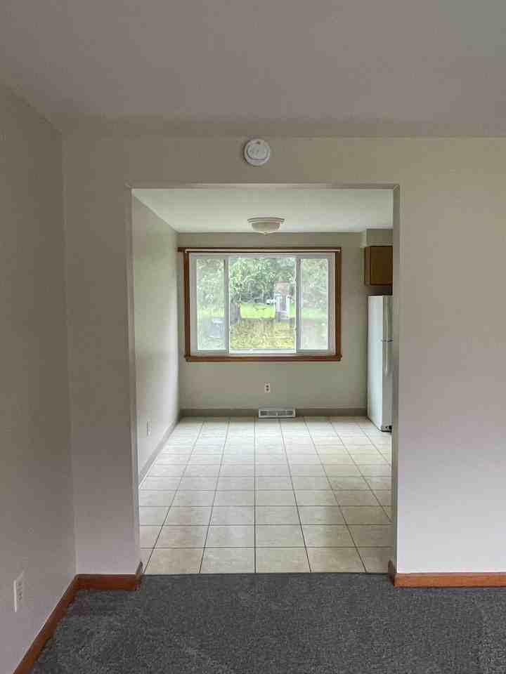 21 Oakridge Dr - Photo 7 of 18
