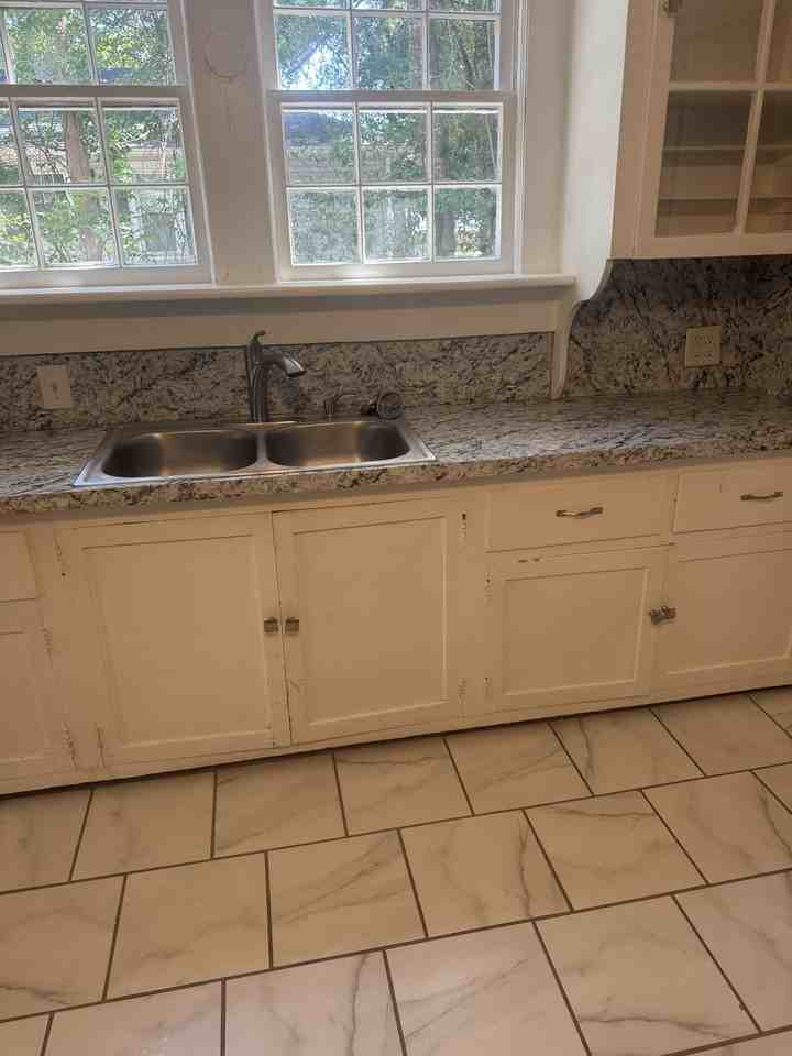 706 Gregg Ave #1 - Photo 3 of 9