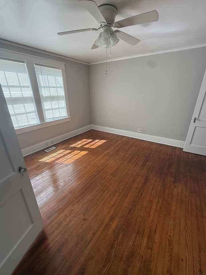 706 Gregg Ave #1 - Photo 5 of 9