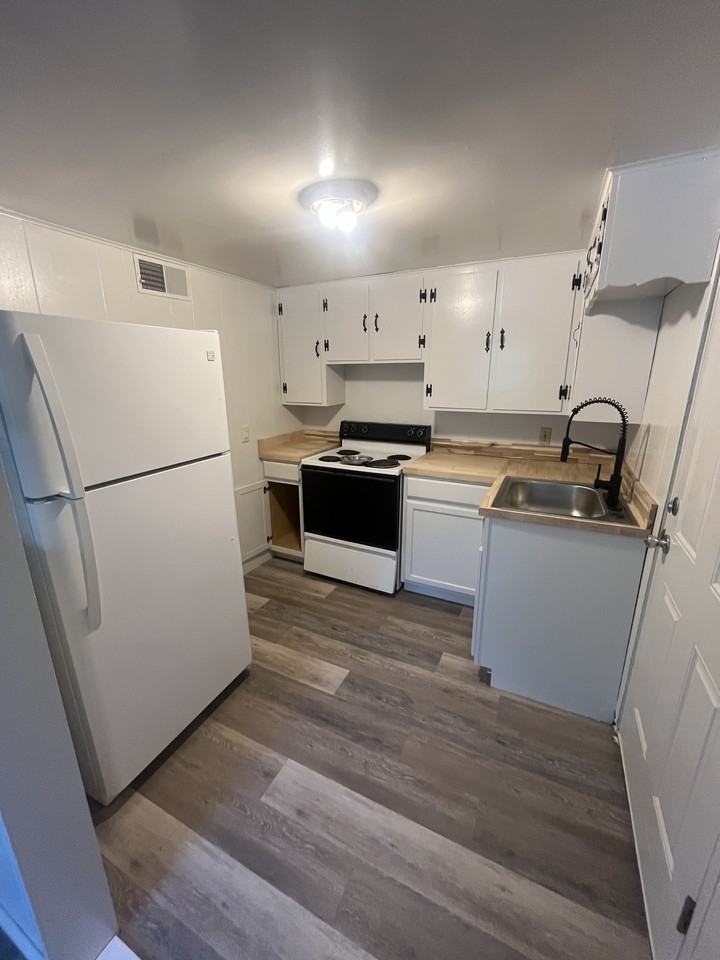 728 E Culton St #3 - Photo 2 of 11