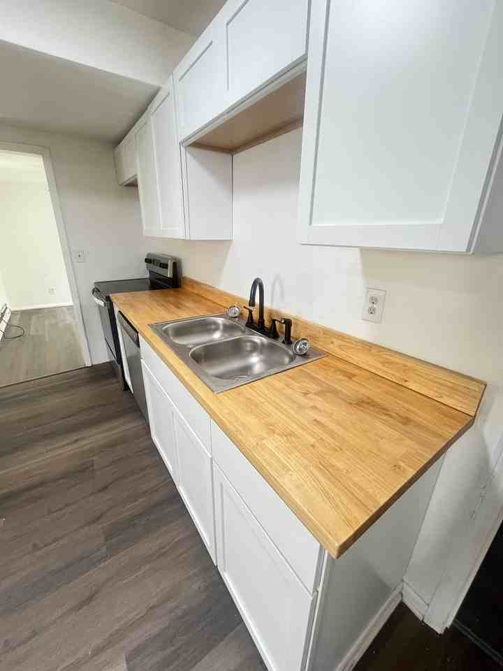 728 E Culton St #3 - Photo 3 of 11