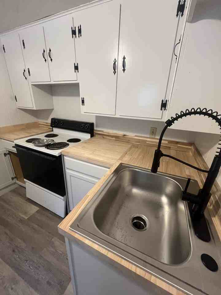 728 E Culton St #3 - Photo 4 of 11
