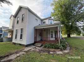 featured image of 626 W Creighton Ave