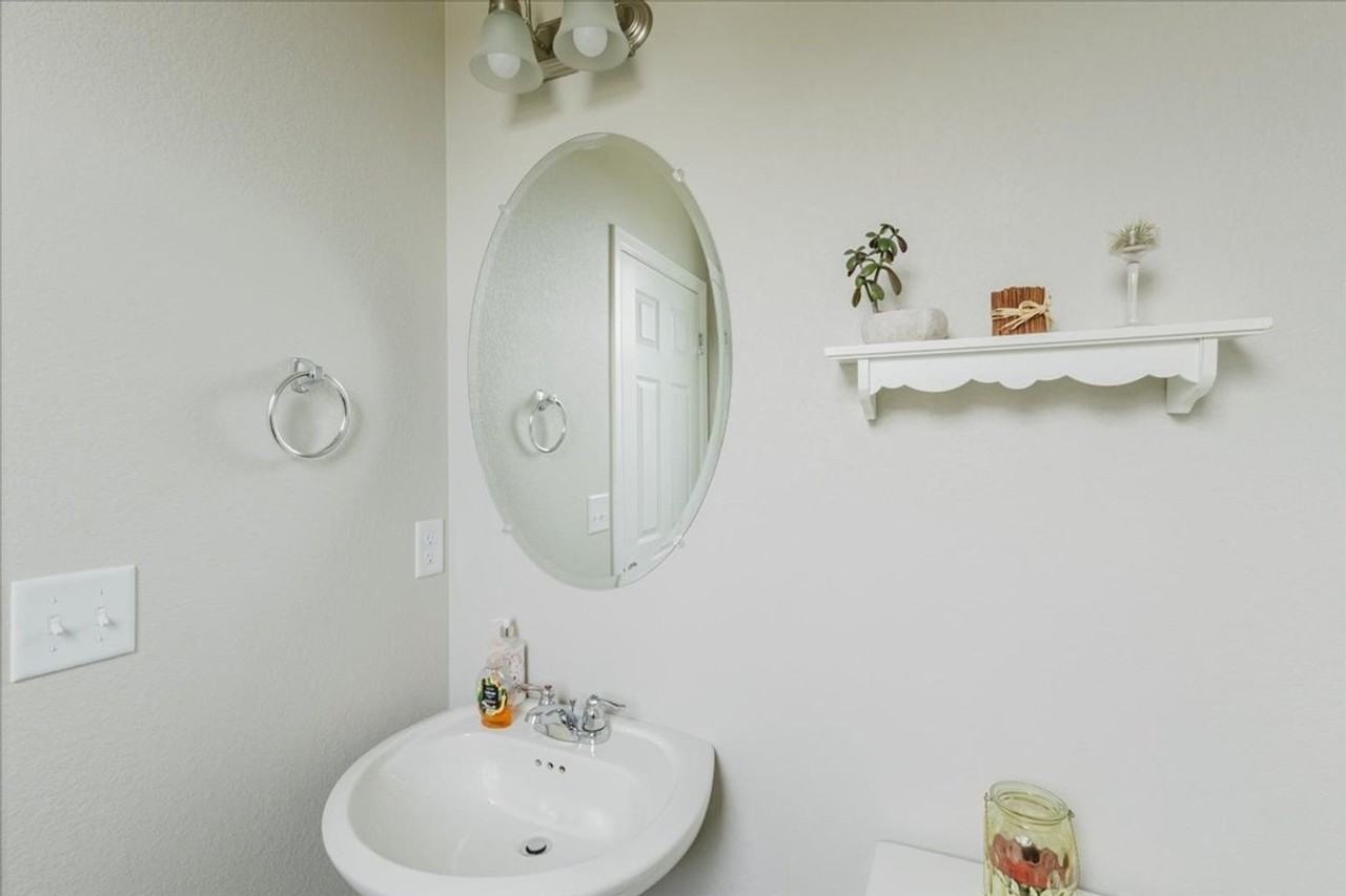 19085 E 66th Ave - Photo 4 of 29